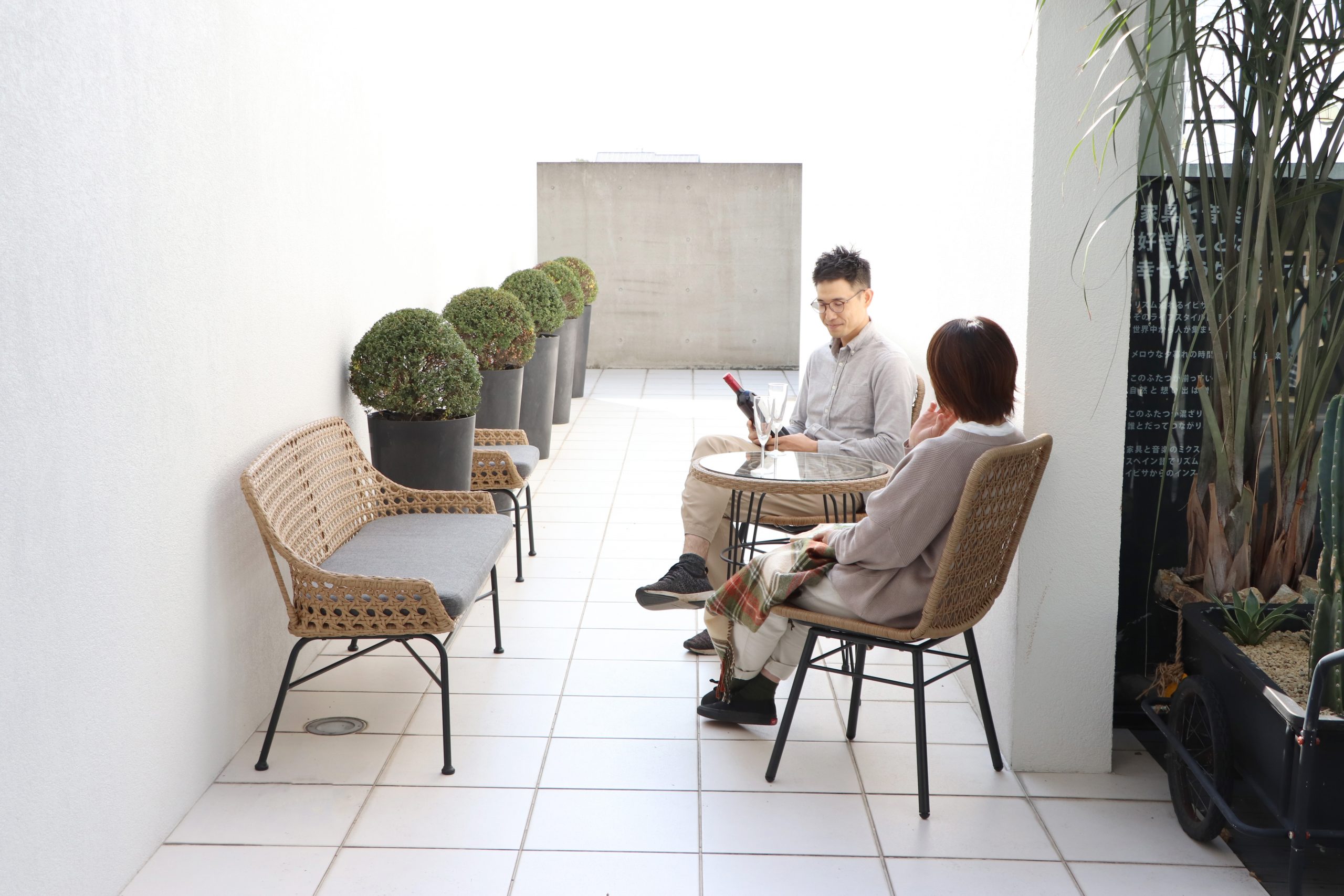 ガーデンチェア ゆったりとくつろげる 夢のガーデンファニチャー Resonaire リゾネア オーバルチェア 人工ラタン 庭 屋外 カフェ風 おしゃれ 椅子